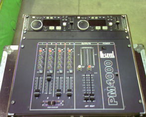 DJ-Pult 2, MEP7000, Hi-Level pm4000. 1 / 2
